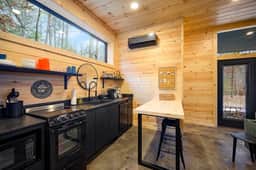 BLK JCK Cabin | Romantic Hochatown Cabin for Two with Grill & Pets - Image 5