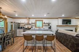 EZ Ridge Retreat | Broken Bow Lake Cabin with Hot Tub, Fire Pit & Pets - Image 3