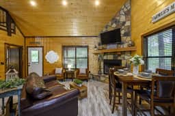 Knockin’ Boots Cabin | Private Hot Tub + Fire Pit | Secluded Broken Bow - Image 5
