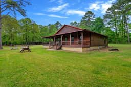 Lost By The Pond Cabin | Hochatown Cabin with Fishing Pond, Hot Tub & Pets - Image 3