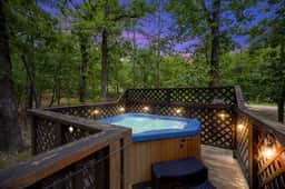 Rosie’s Retreat | Romantic Broken Bow Cabin with Hot Tub, Fireplace & Pets - Image 4