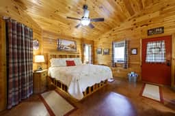 Rosie’s Retreat | Romantic Broken Bow Cabin with Hot Tub, Fireplace & Pets - Image 5