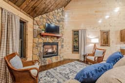 Sweet Home Alabama Cabin | Secluded Broken Bow Cabin with Fire Pit & Pets - Image 5