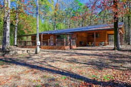 Whispering Trails Lodge | Secluded Pet-Friendly Broken Bow Cabin | Sleeps 9 | Forest Trails Near Lake, Beavers Bend & Hochatown - Image 3