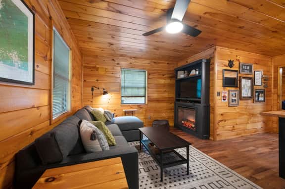 Bear Naked Cabin | Romantic Broken Bow Cabin with Hot Tub, Fire Pit & Pets - Image 4