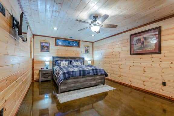 Chapparal Lodge | Secluded Broken Bow Cabin with Hot Tub, Fire Pit & Pets - Image 2