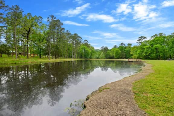 Lost By The Pond Cabin | Hochatown Cabin with Fishing Pond, Hot Tub & Pets - Image 4