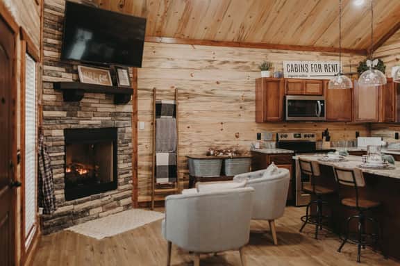 Sweet Thang | Romantic Broken Bow Cabin with Hot Tub, Grill & Pets - Image 2