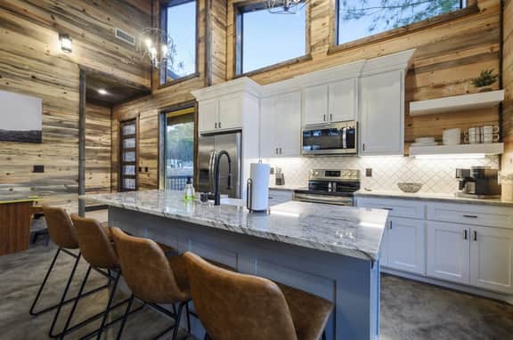 These Are The Days | Luxury Hochatown Cabin with Hot Tub, Grill & Pets - Image 2