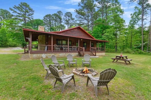 Lost By The Pond Cabin | Hochatown Cabin with Fishing Pond, Hot Tub & Pets - Image 1