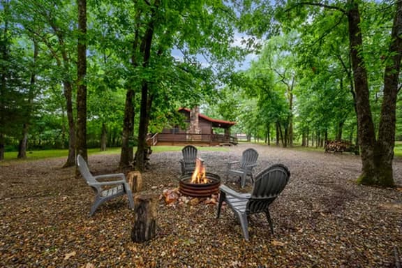 Red Fox Den Cabin | Pet-Friendly Broken Bow Cabin with Hot Tub, Fire Pit, Creek & Covered Deck - Image 1