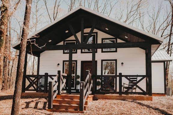 Sweet Thang | Romantic Broken Bow Cabin with Hot Tub, Grill & Pets - Image 1